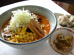 ピリ辛みそラーメン